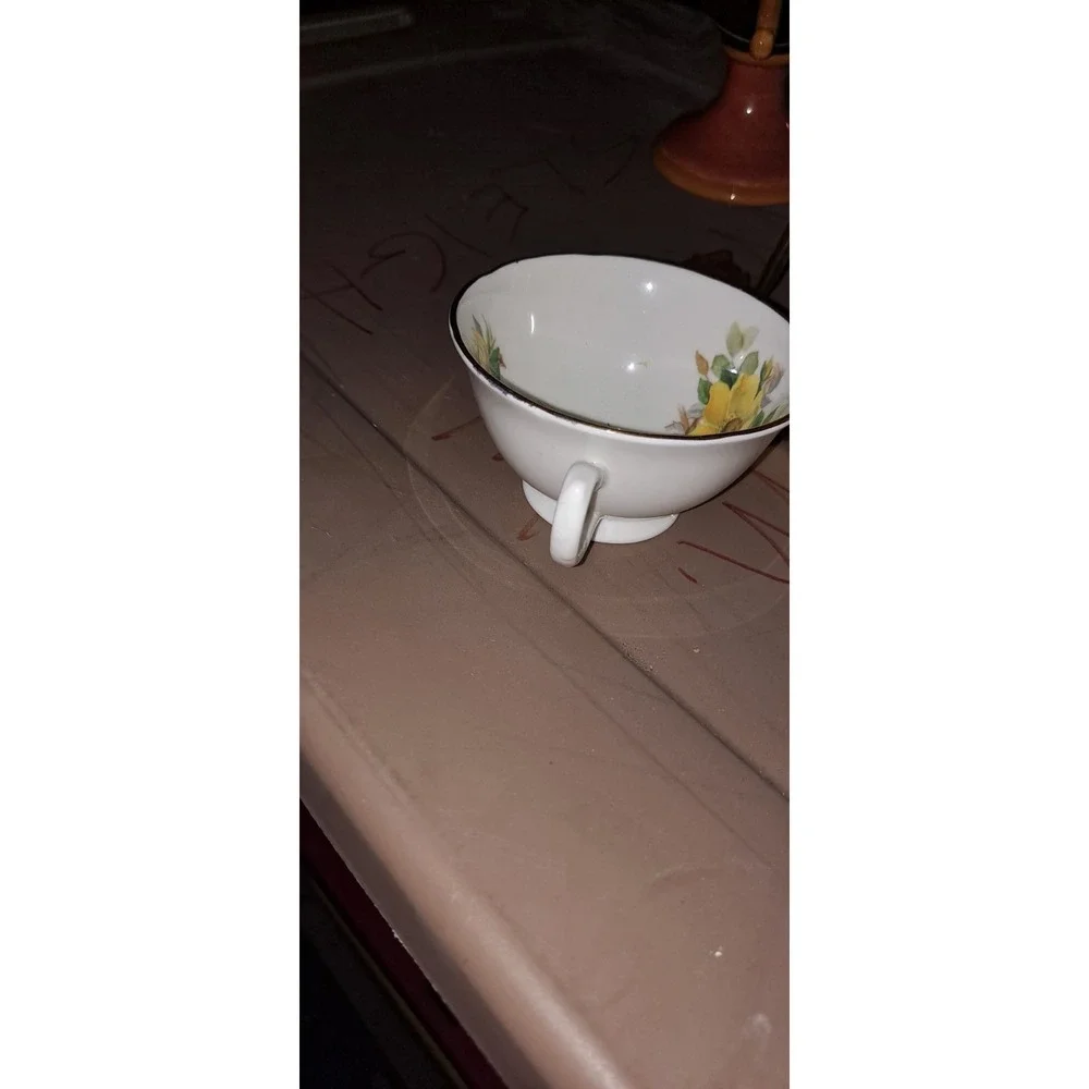 royal grafton bone china Cup With‎ Yellow Flowers